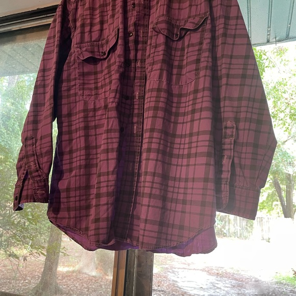 Great Penguin Club Men’s shirt. Fantastic long sleeved Penguin Club man’s shirt. - Picture 1 of 4